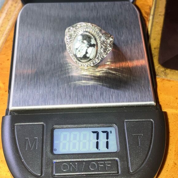 Genuine White Buffalo Sterling Silver Ring Size 7 - Picture 9 of 9